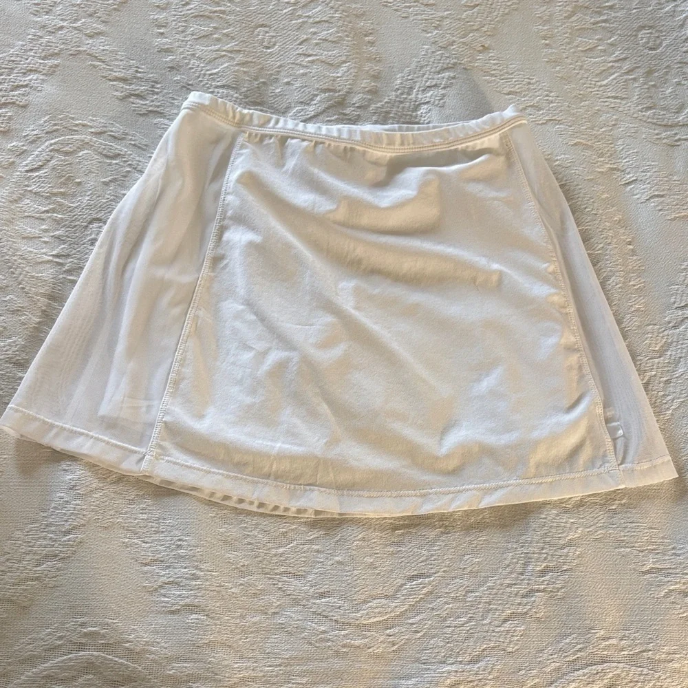Nike Gently Loved White Tennis Dri-fit Skirt Sheer Sides S 4-6 Womens